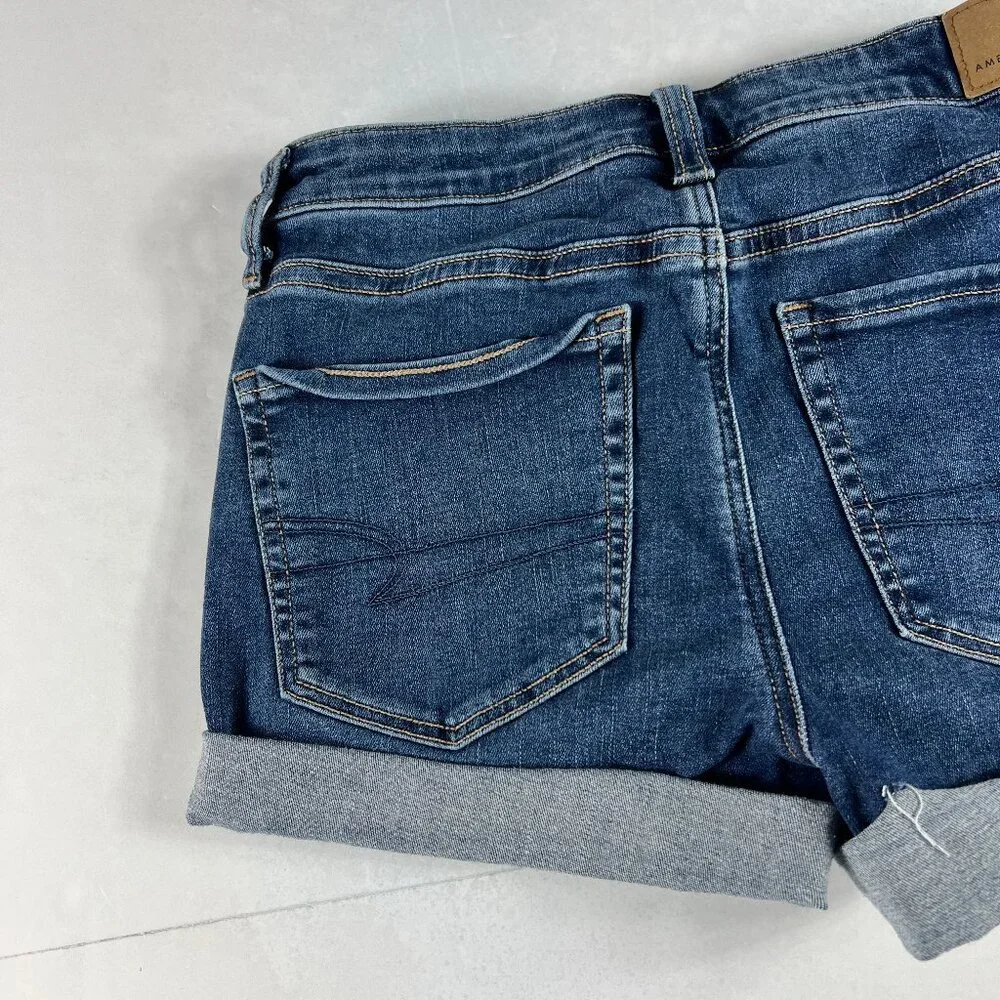 American Eagle Shorts Women's 28* Hi Rise Shortie Blue Cuffed Denim Jorts Tag 4